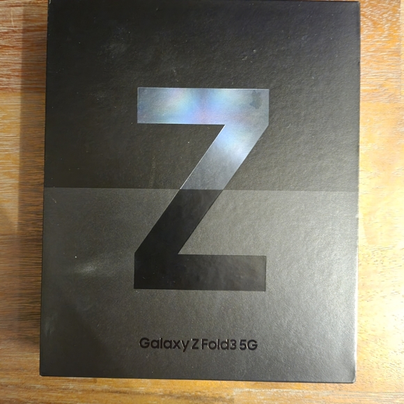 Galaxy Z Fold3 5G empty box - Picture 2 of 8